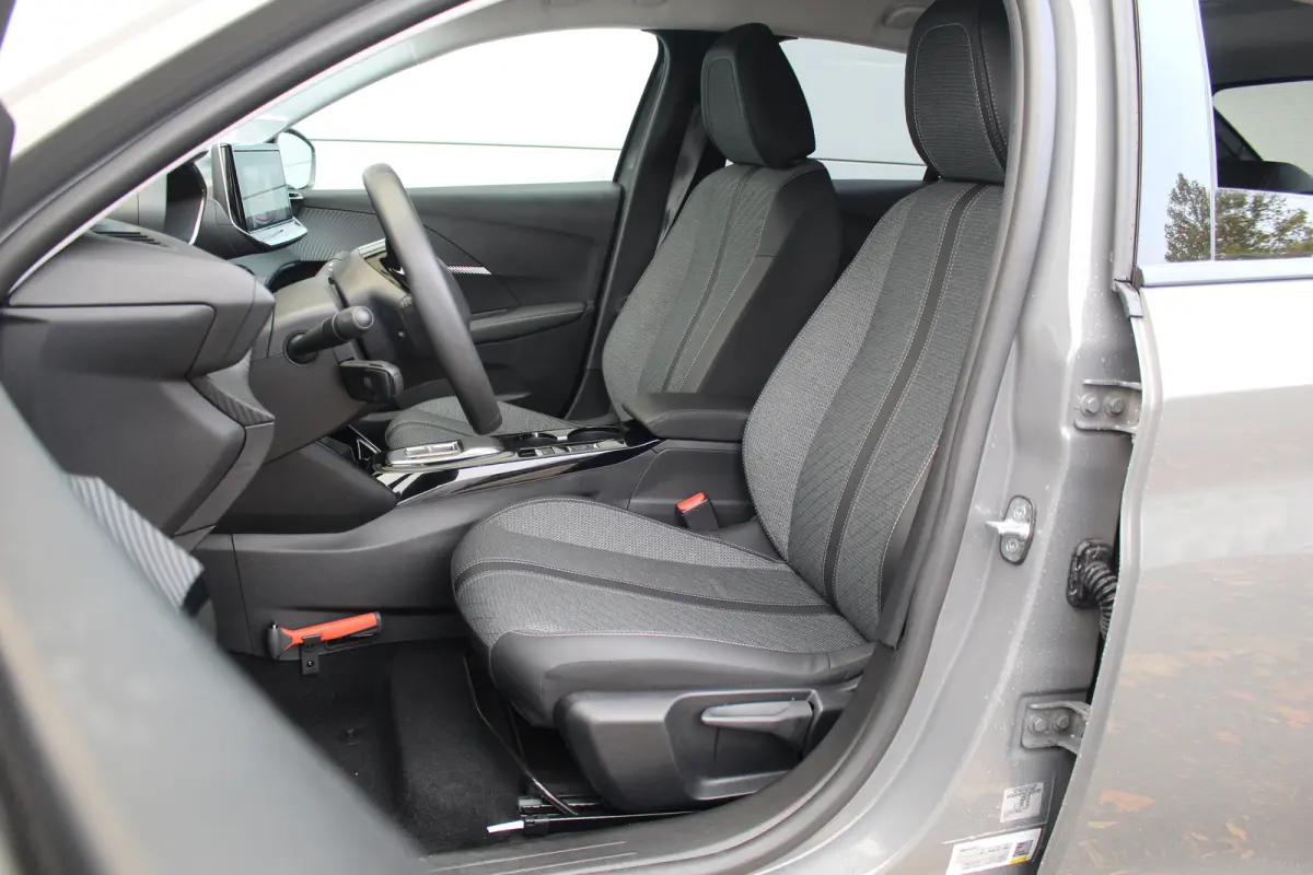1.2 Hybrid 110 e-DCS6 Allure | Drive Assist | Camera V+A | Dodehoeksens. | Navi | LED | Carplay | Drive Assist | Camera V+A | Dodehoeksens. | Navi | LED | Carplay |