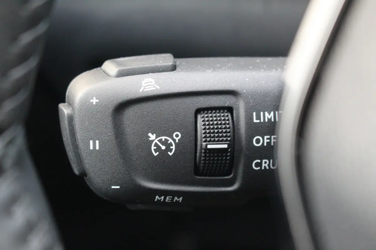 1.2 Hybrid 110 e-DCS6 Allure | Drive Assist | Camera V+A | Dodehoeksens. | Navi | LED | Carplay | Drive Assist | Camera V+A | Dodehoeksens. | Navi | LED | Carplay |