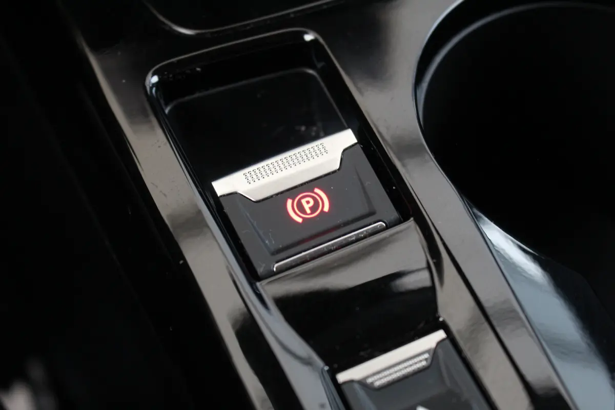 1.2 Hybrid 110 e-DCS6 Allure | Drive Assist | Camera V+A | Dodehoeksens. | Navi | LED | Carplay | Drive Assist | Camera V+A | Dodehoeksens. | Navi | LED | Carplay |