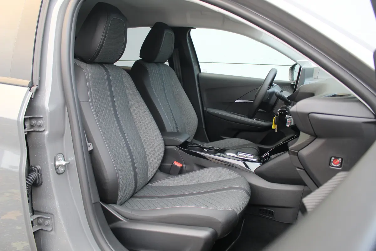 1.2 Hybrid 110 e-DCS6 Allure | Drive Assist | Camera V+A | Dodehoeksens. | Navi | LED | Carplay | Drive Assist | Camera V+A | Dodehoeksens. | Navi | LED | Carplay |