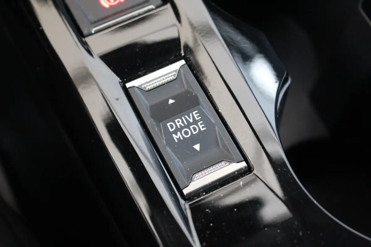 1.2 Hybrid 110 e-DCS6 Allure | Drive Assist | Camera V+A | Dodehoeksens. | Navi | LED | Carplay | Drive Assist | Camera V+A | Dodehoeksens. | Navi | LED | Carplay |