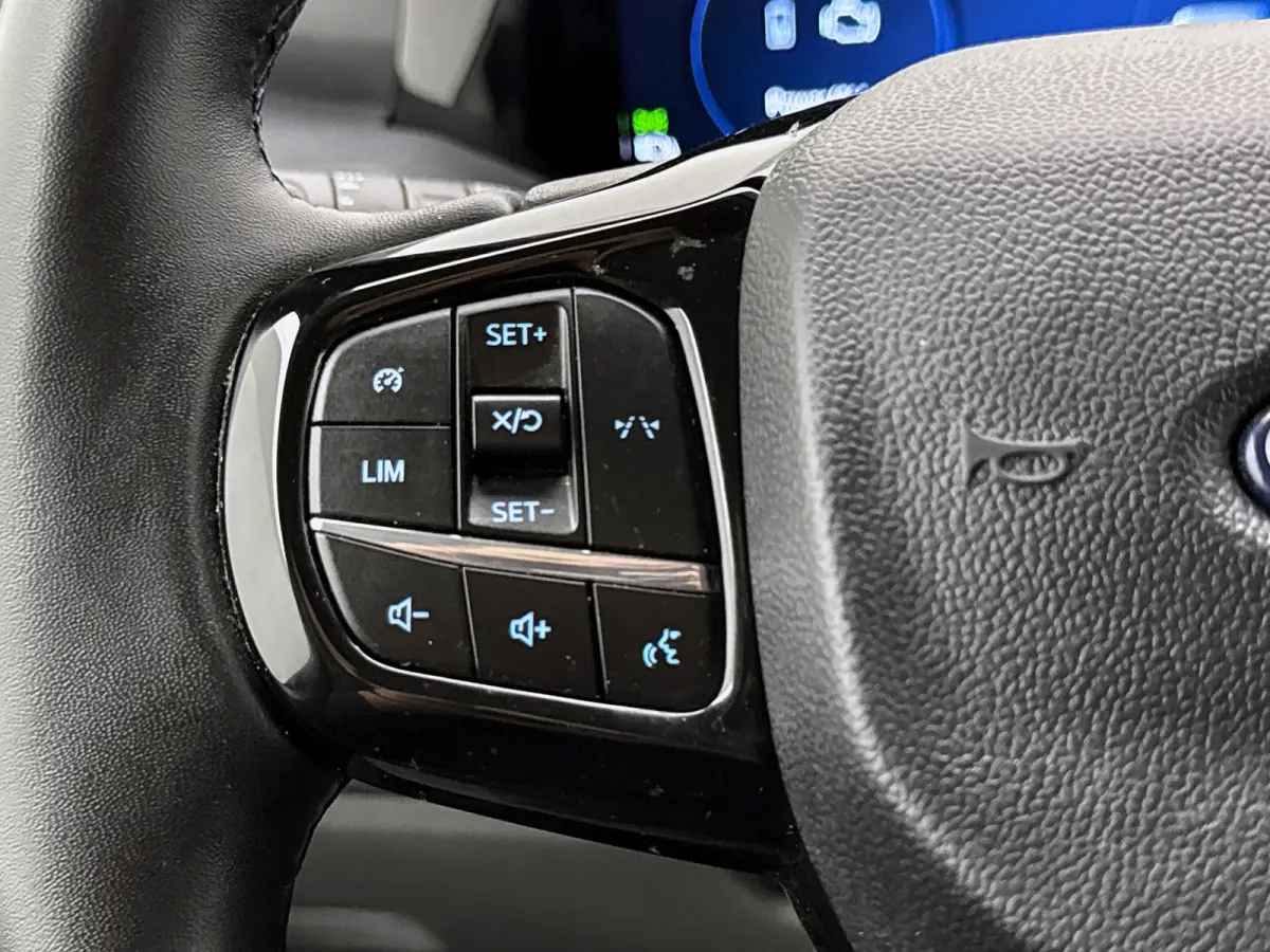 340 2.5 PHEV L2H1 Limited 9-persoons 233pk Led Carplay Camera Hybride