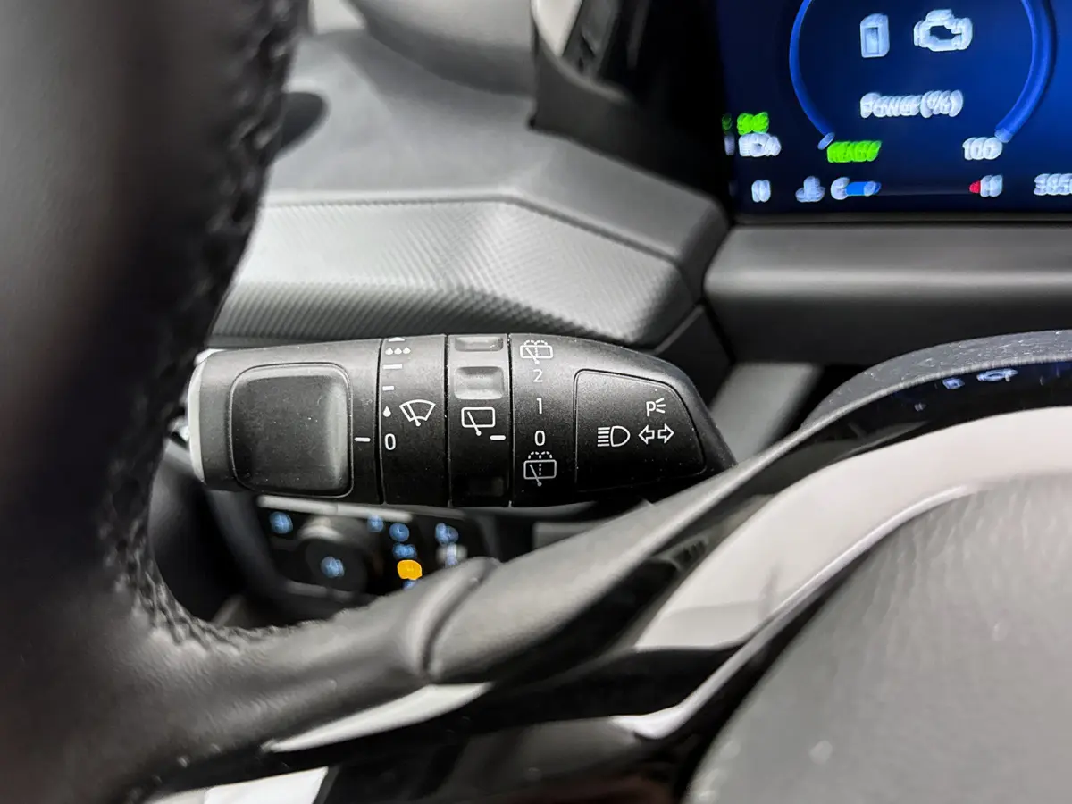 340 2.5 PHEV L2H1 Limited 9-persoons 233pk Led Carplay Camera Hybride