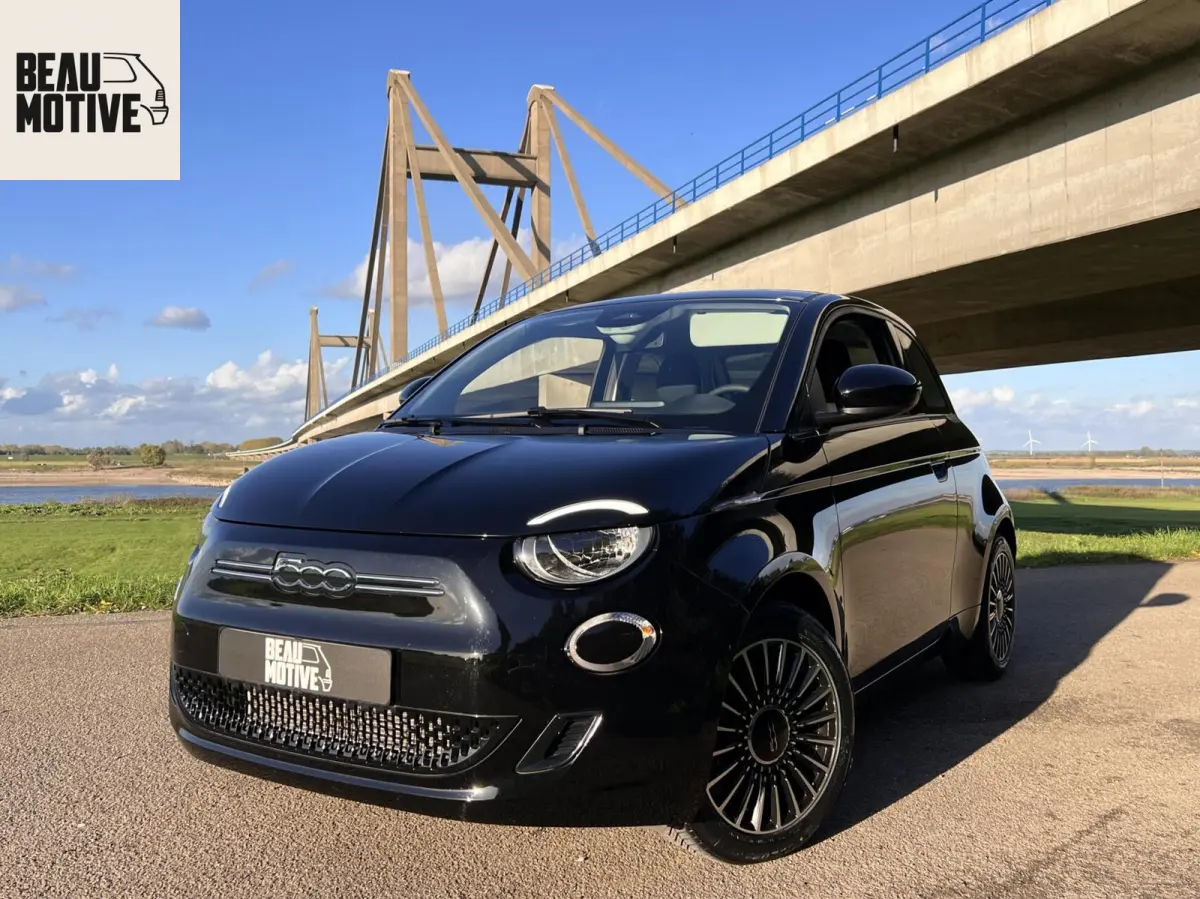 24kWh *La Prima 16” Two-Tone* CarPlay / 4x Assist