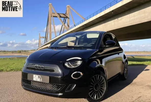 24kWh *La Prima 16” Two-Tone* CarPlay / 4x Assist