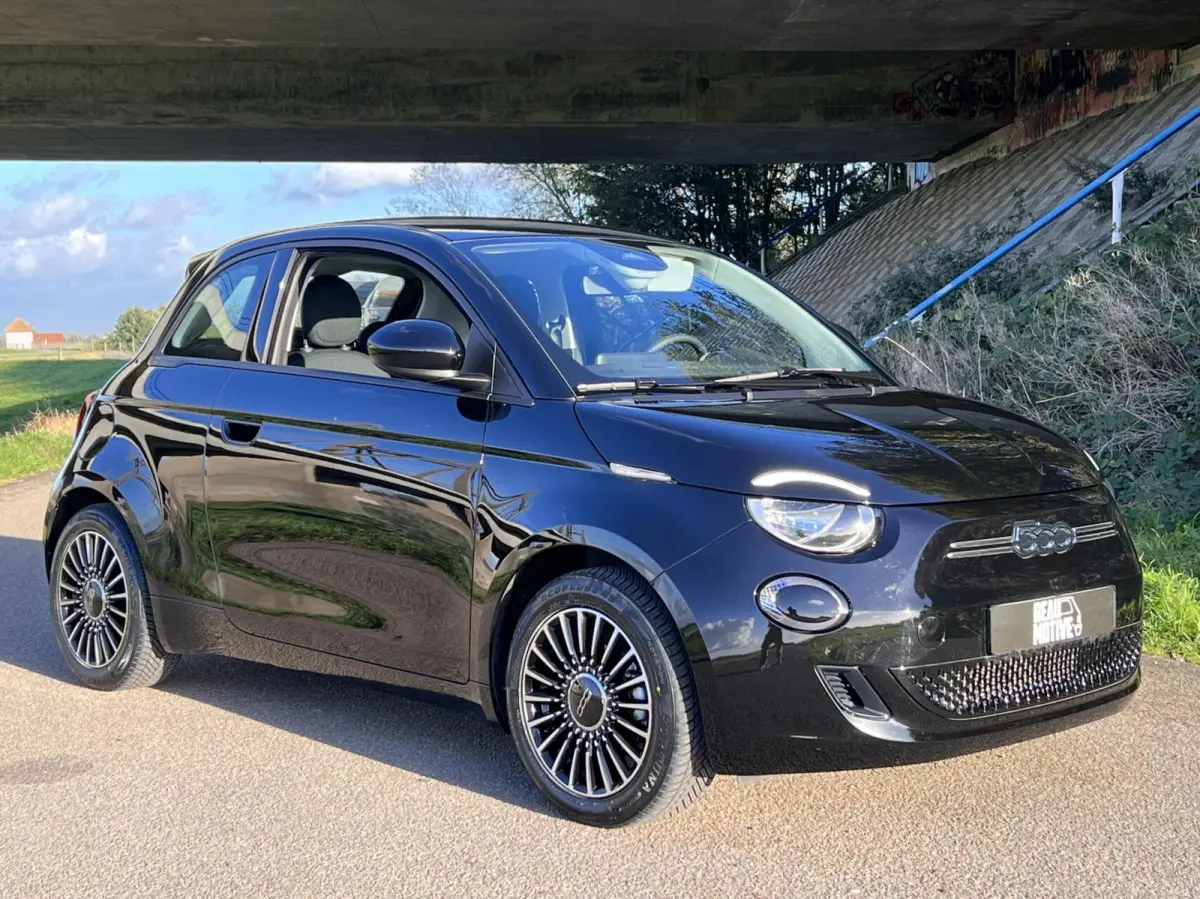 24kWh *La Prima 16” Two-Tone* CarPlay / 4x Assist