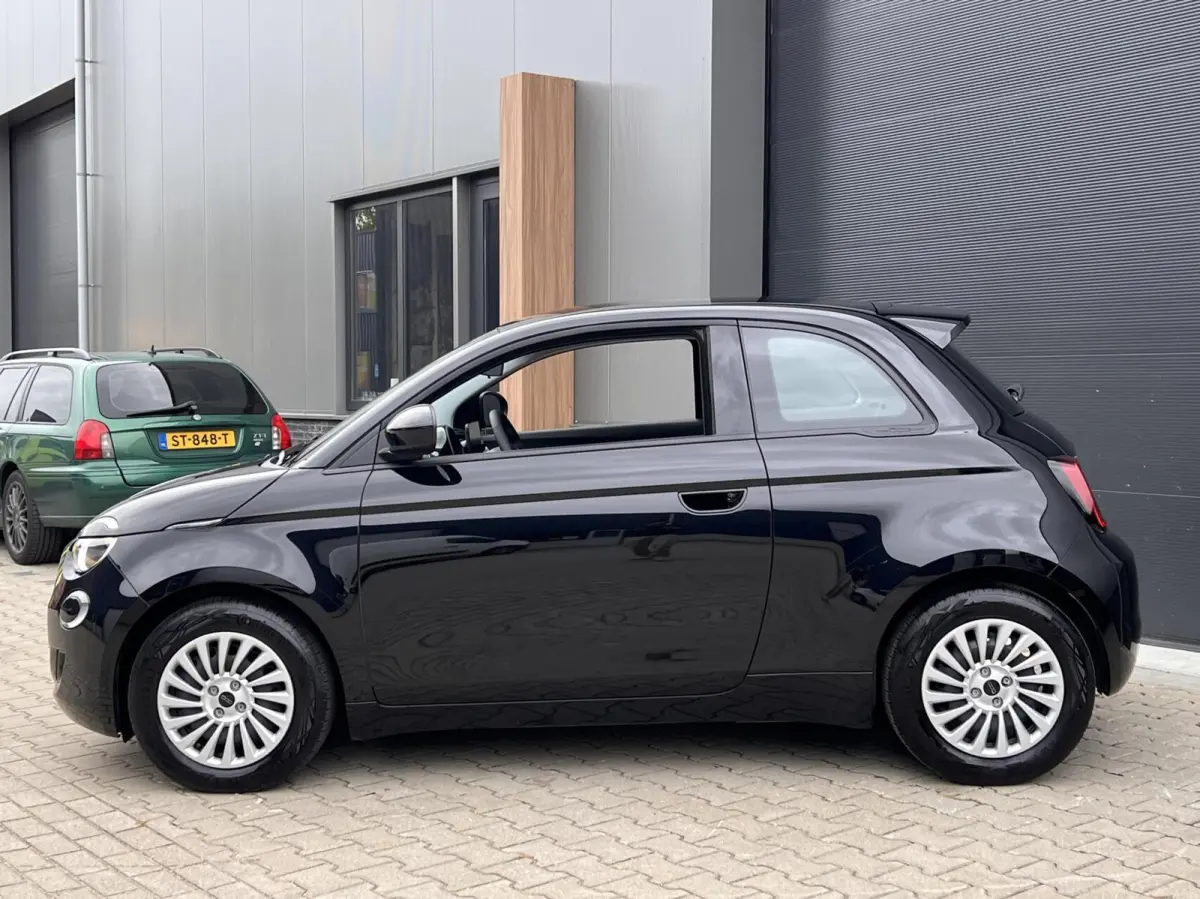24kWh *La Prima 16” Two-Tone* CarPlay / 4x Assist