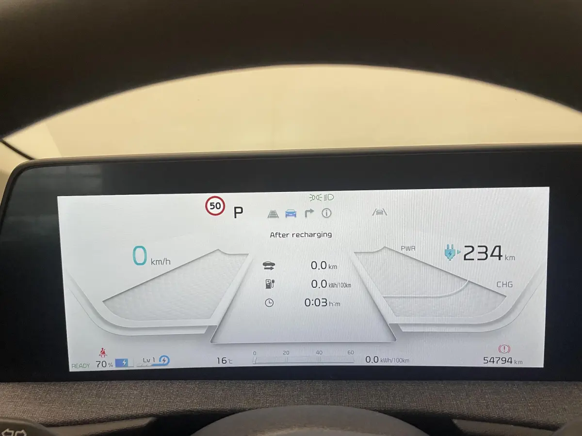 Air 58 kWh Airco Navigatie Carplay Adaptive Cruise Control Full LED Parkeersensoren Camera