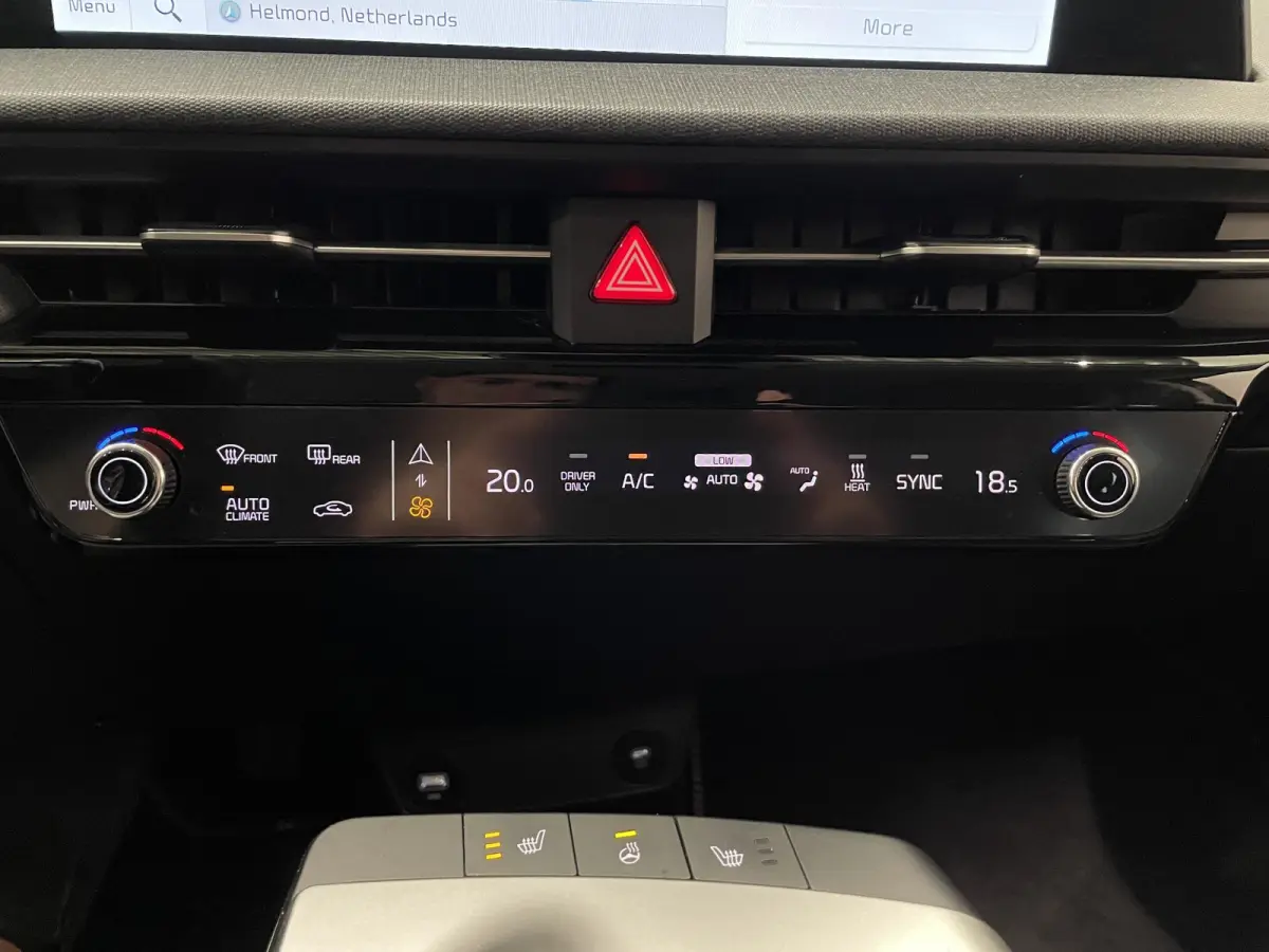 Air 58 kWh Airco Navigatie Carplay Adaptive Cruise Control Full LED Parkeersensoren Camera
