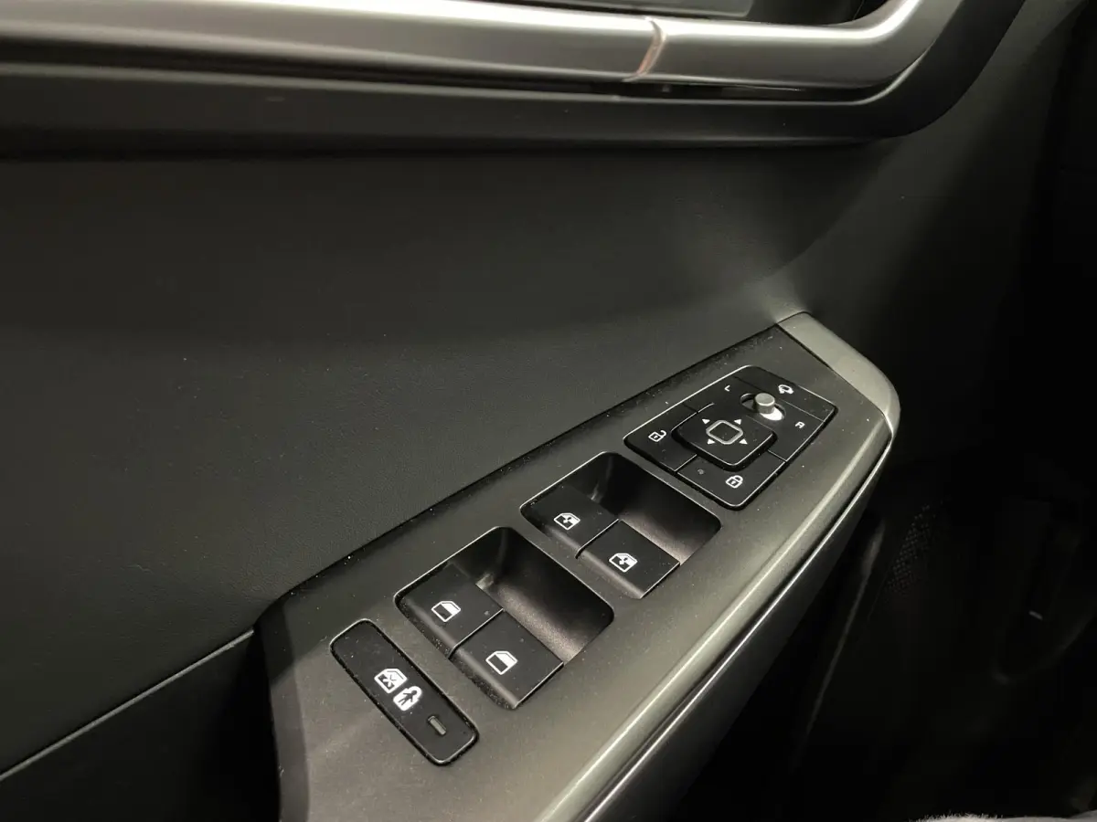 Air 58 kWh Airco Navigatie Carplay Adaptive Cruise Control Full LED Parkeersensoren Camera