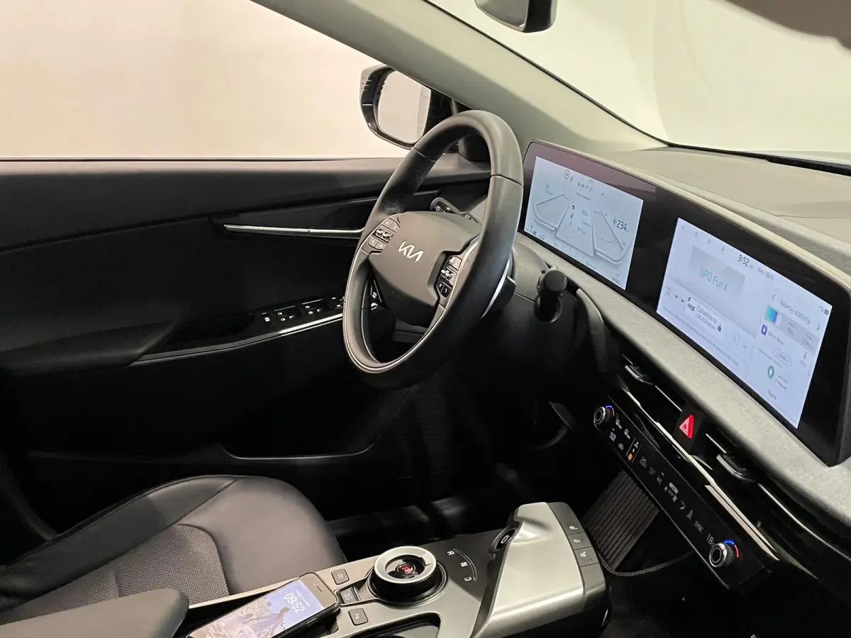 Air 58 kWh Airco Navigatie Carplay Adaptive Cruise Control Full LED Parkeersensoren Camera