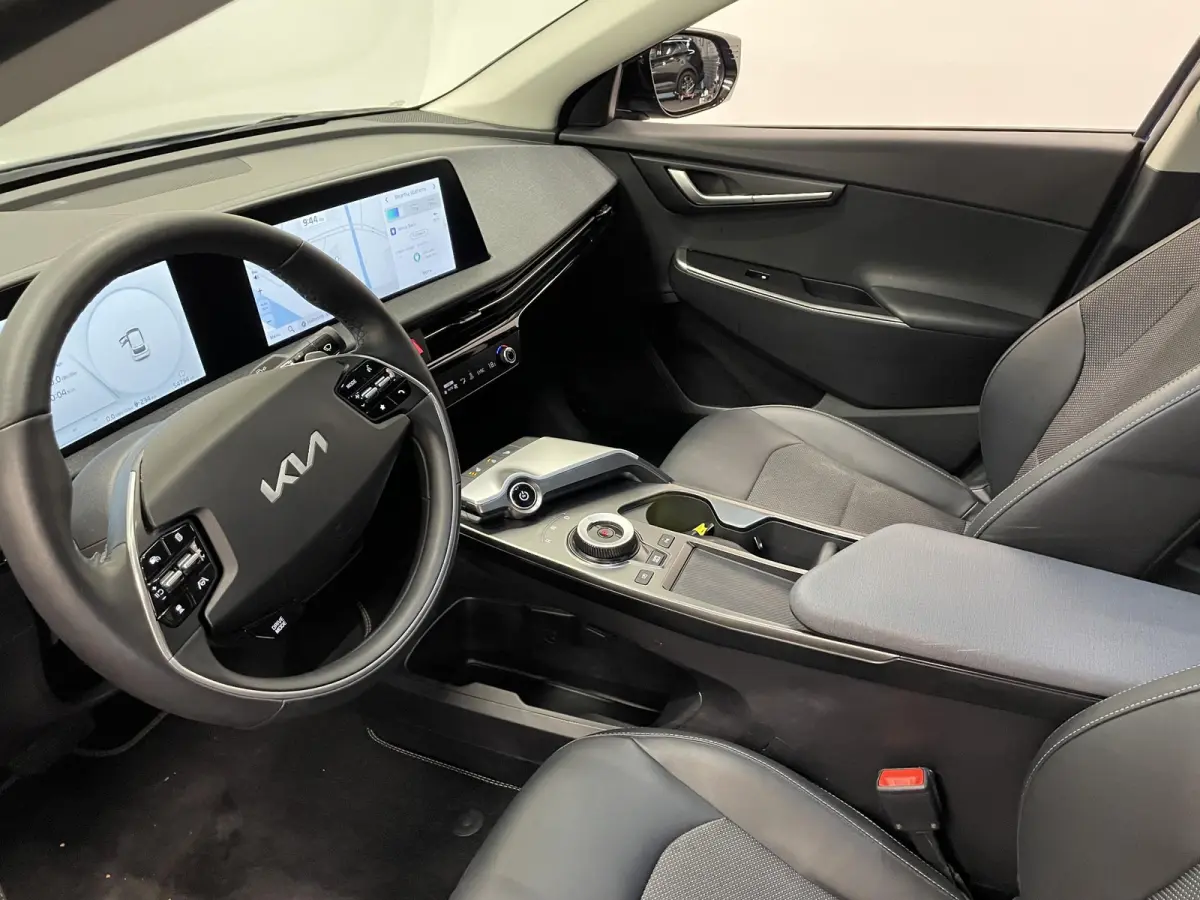 Air 58 kWh Airco Navigatie Carplay Adaptive Cruise Control Full LED Parkeersensoren Camera