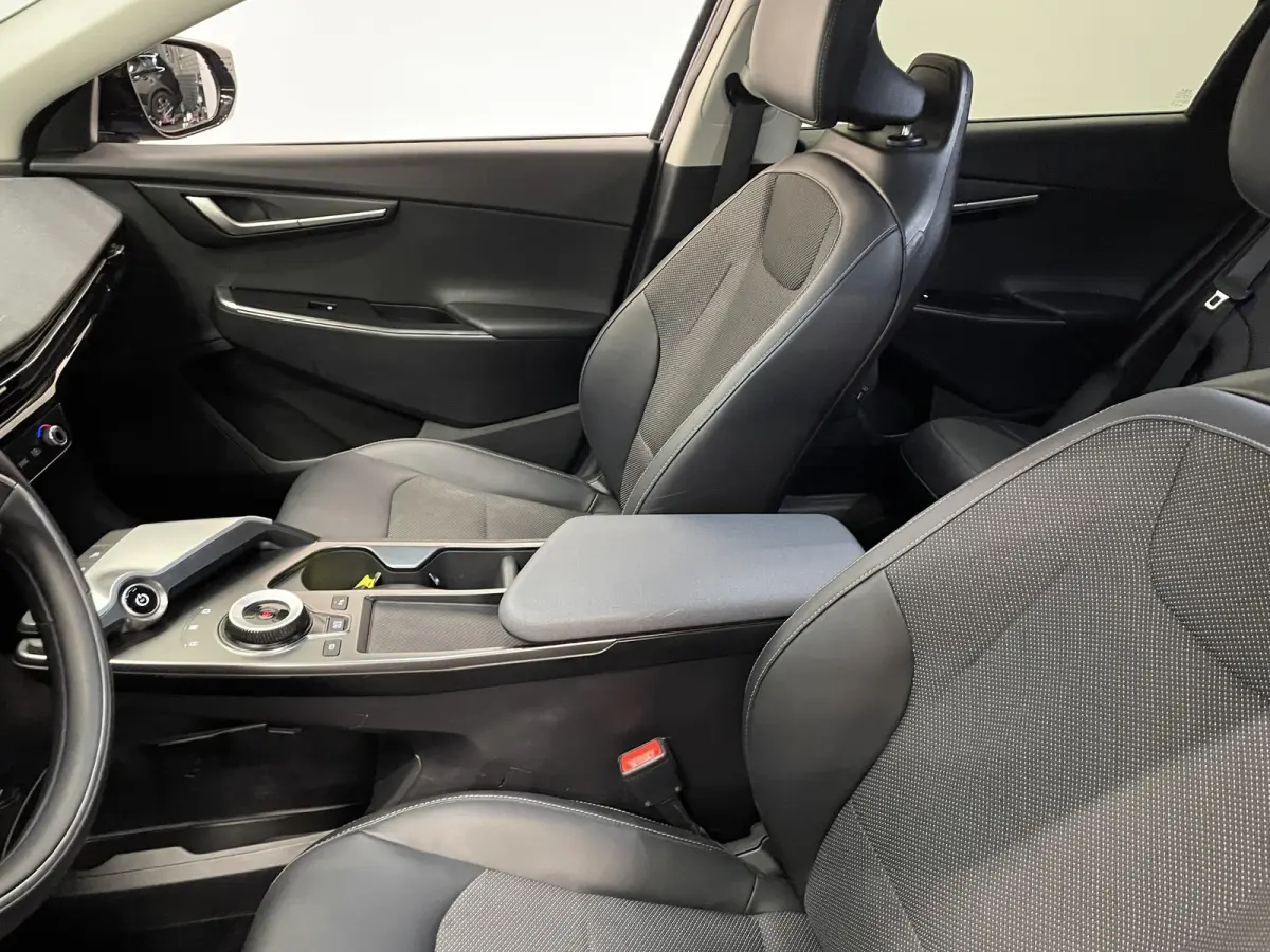 Air 58 kWh Airco Navigatie Carplay Adaptive Cruise Control Full LED Parkeersensoren Camera