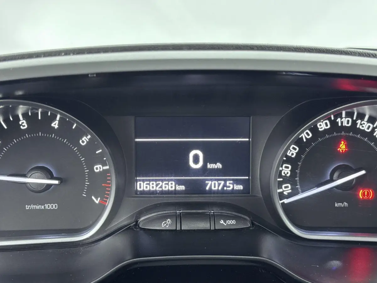 1.2 PureTech Allure Navigatie| Parkeersensoren | Bluetooth Carkit
