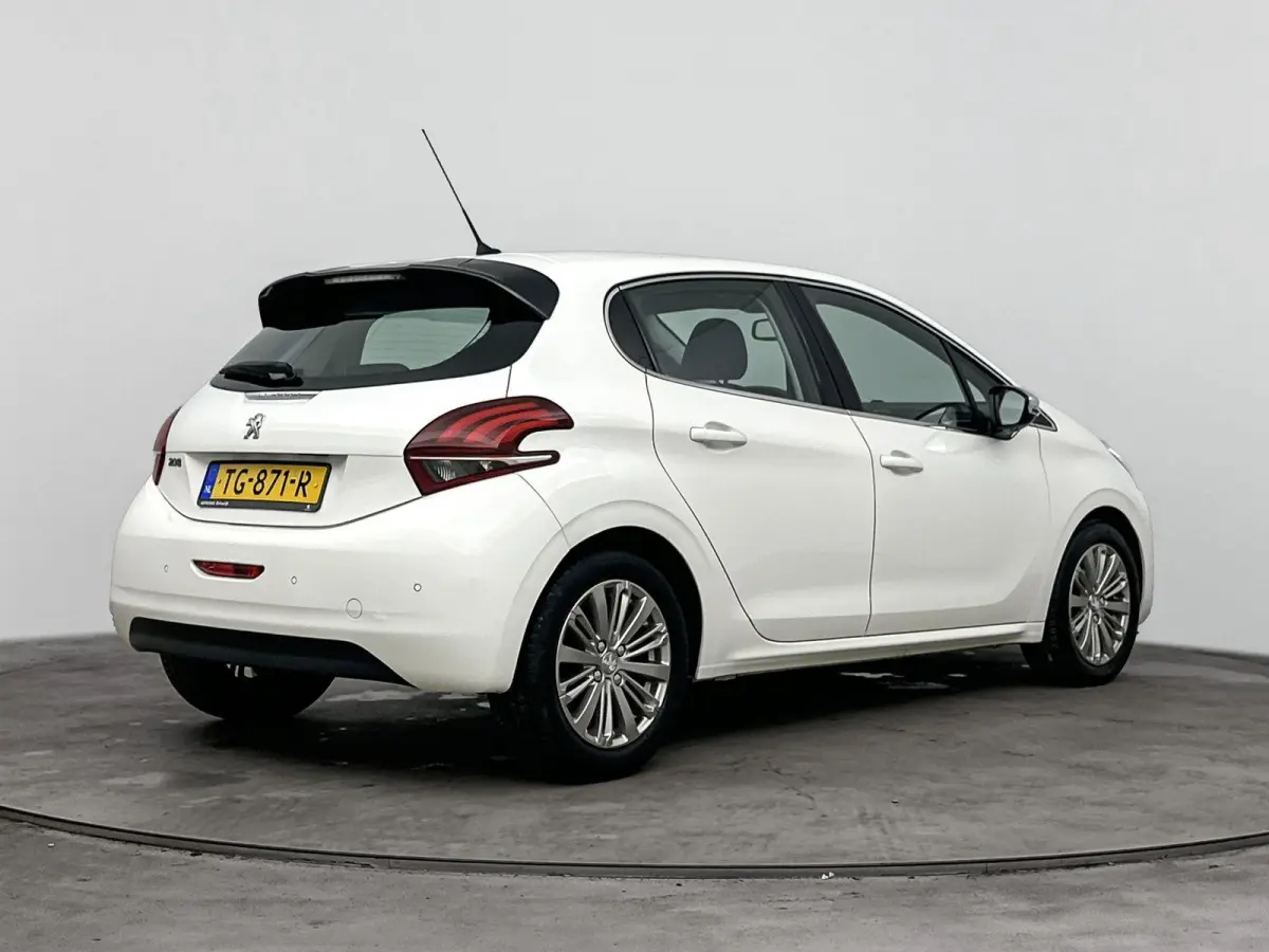 1.2 PureTech Allure Navigatie| Parkeersensoren | Bluetooth Carkit