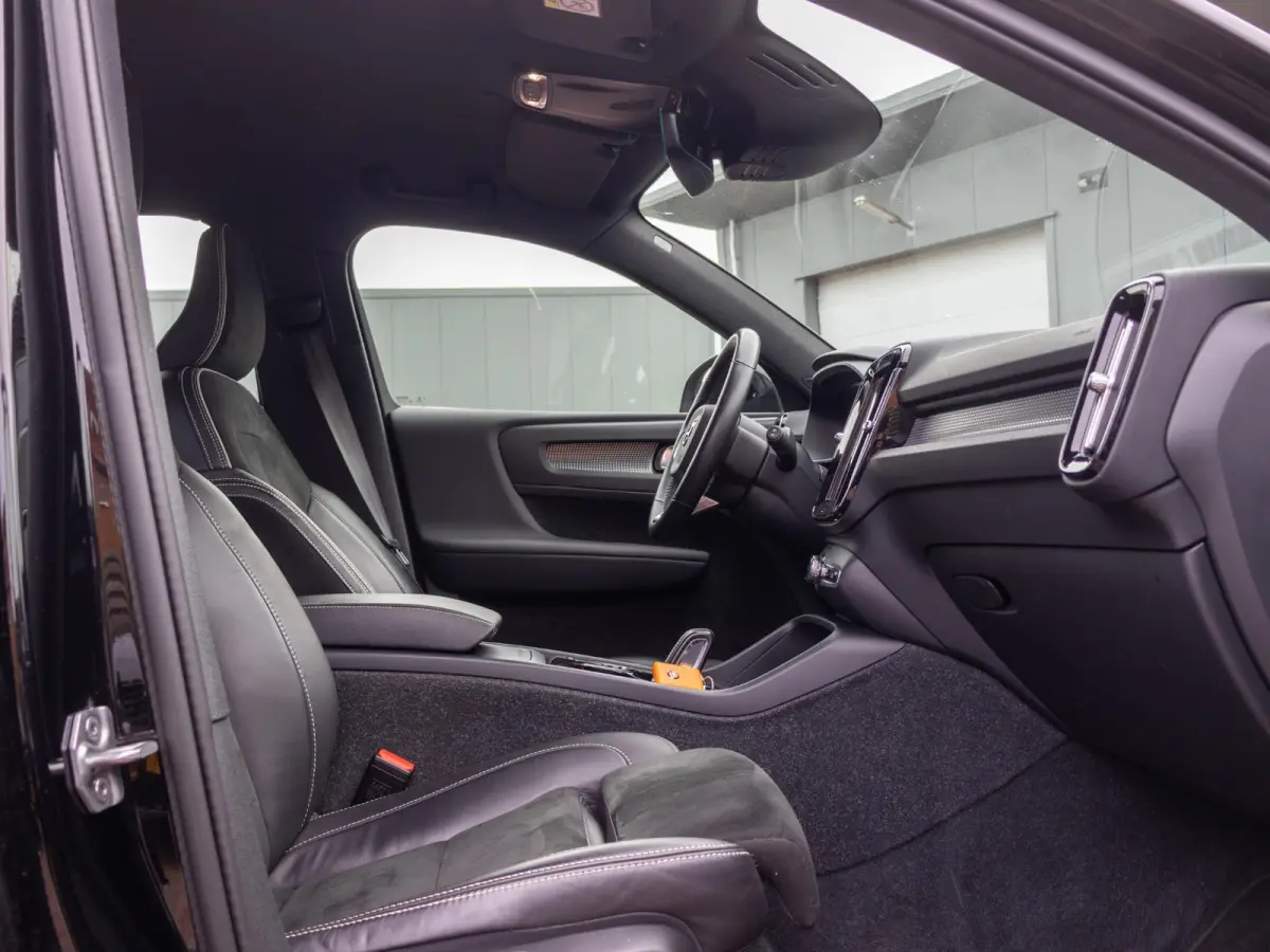 1.5 T3 R-Design Stoel/ Stuurverwarming Trekhaak 18"