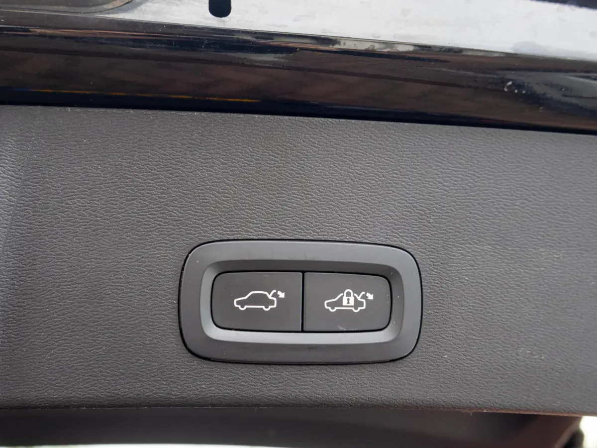 1.5 T3 R-Design Stoel/ Stuurverwarming Trekhaak 18"
