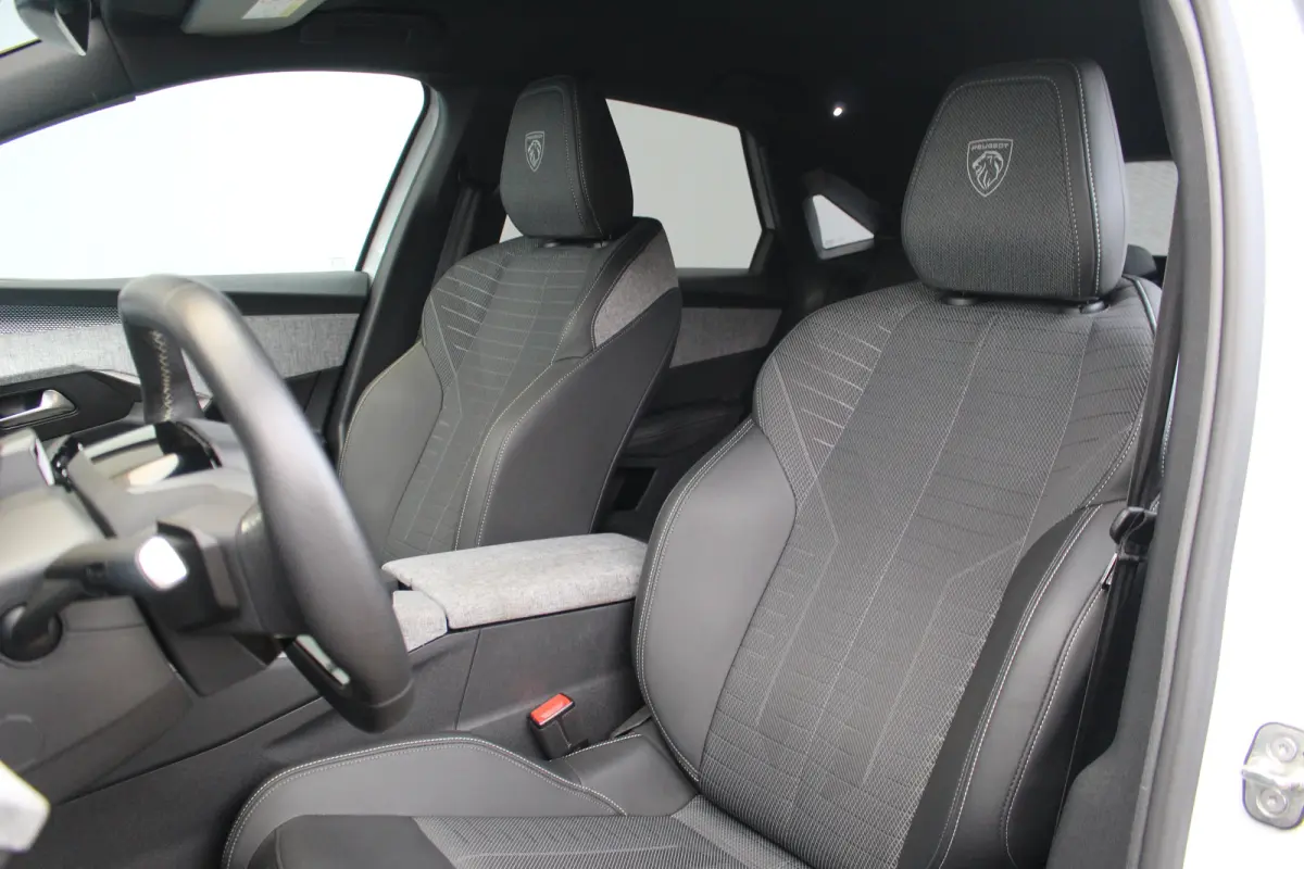 1.2 Hybrid 145 GT | 360 Cam | Adaptive | Stoel & Stuur Verw. | Keyless | LED | Carplay | | 360 Cam | Adaptive | Stoel & Stuur Verw. | Keyless | LED | Carplay |