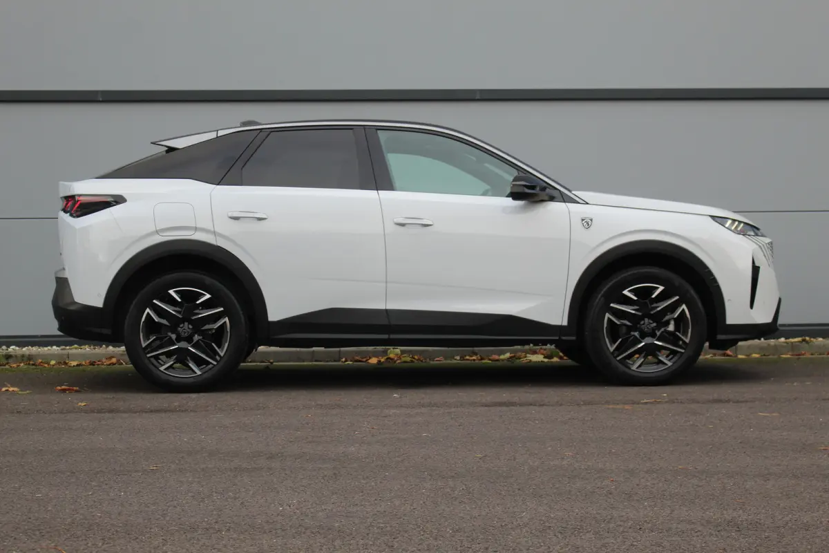 1.2 Hybrid 145 GT | 360 Cam | Adaptive | Stoel & Stuur Verw. | Keyless | LED | Carplay | | 360 Cam | Adaptive | Stoel & Stuur Verw. | Keyless | LED | Carplay |