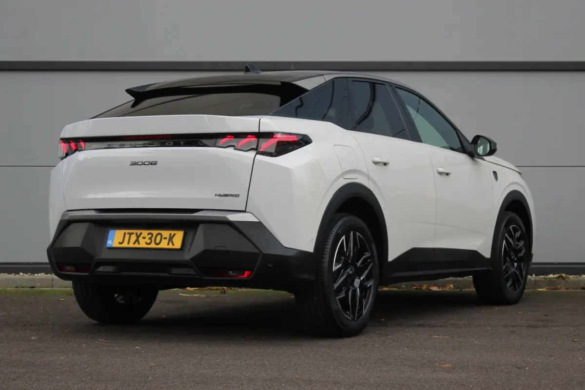 1.2 Hybrid 145 GT | 360 Cam | Adaptive | Stoel & Stuur Verw. | Keyless | LED | Carplay | | 360 Cam | Adaptive | Stoel & Stuur Verw. | Keyless | LED | Carplay |