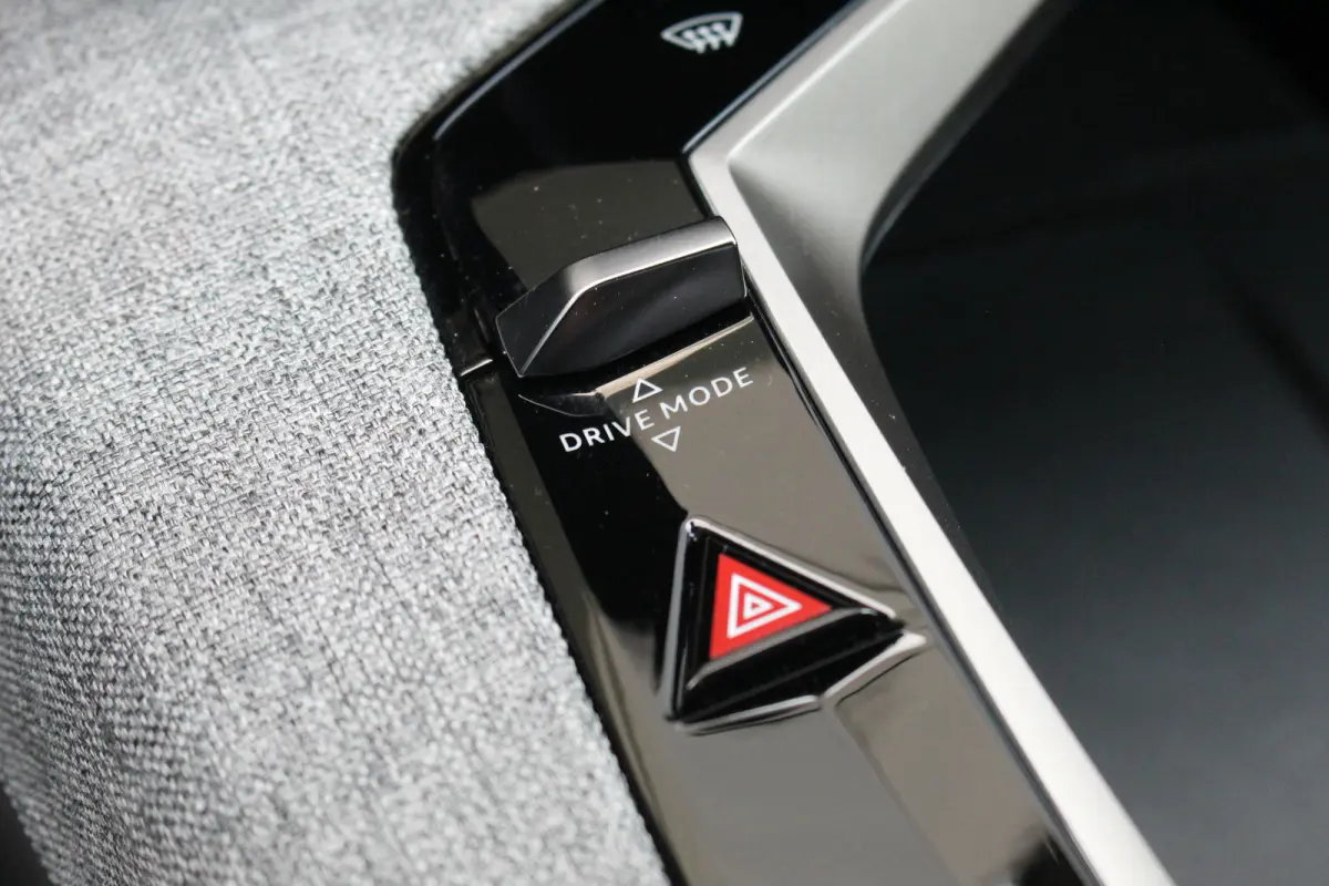 1.2 Hybrid 145 GT | 360 Cam | Adaptive | Stoel & Stuur Verw. | Keyless | LED | Carplay | | 360 Cam | Adaptive | Stoel & Stuur Verw. | Keyless | LED | Carplay |