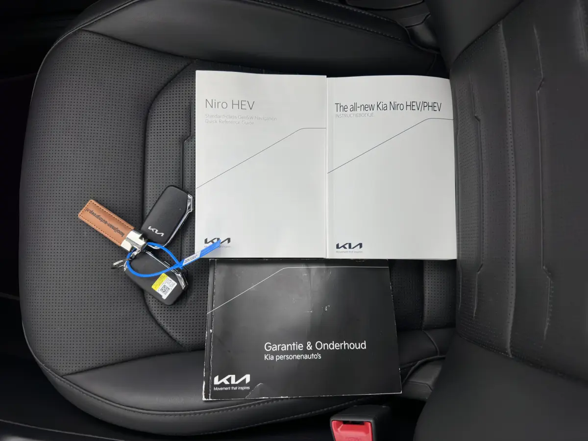 1.6 GDi Hybrid DynamicPlusLine (INCL.BTW) Aut. *PANO | LEATHER | DIGI-COCKPIT | NAVI-FULLMAP | DAB | ADAPTIVE-CRUISE | CAMERA | HEATED-COMFORTSEATS | KEYLESS | PRIVACYGLASS | SHIFTPADDLES | 