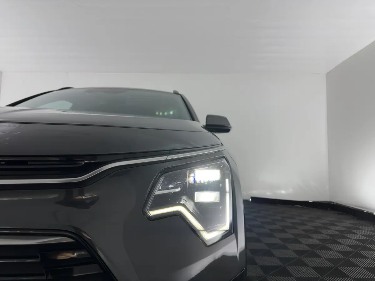 1.6 GDi Hybrid DynamicPlusLine (INCL.BTW) Aut. *PANO | LEATHER | DIGI-COCKPIT | NAVI-FULLMAP | DAB | ADAPTIVE-CRUISE | CAMERA | HEATED-COMFORTSEATS | KEYLESS | PRIVACYGLASS | SHIFTPADDLES | 