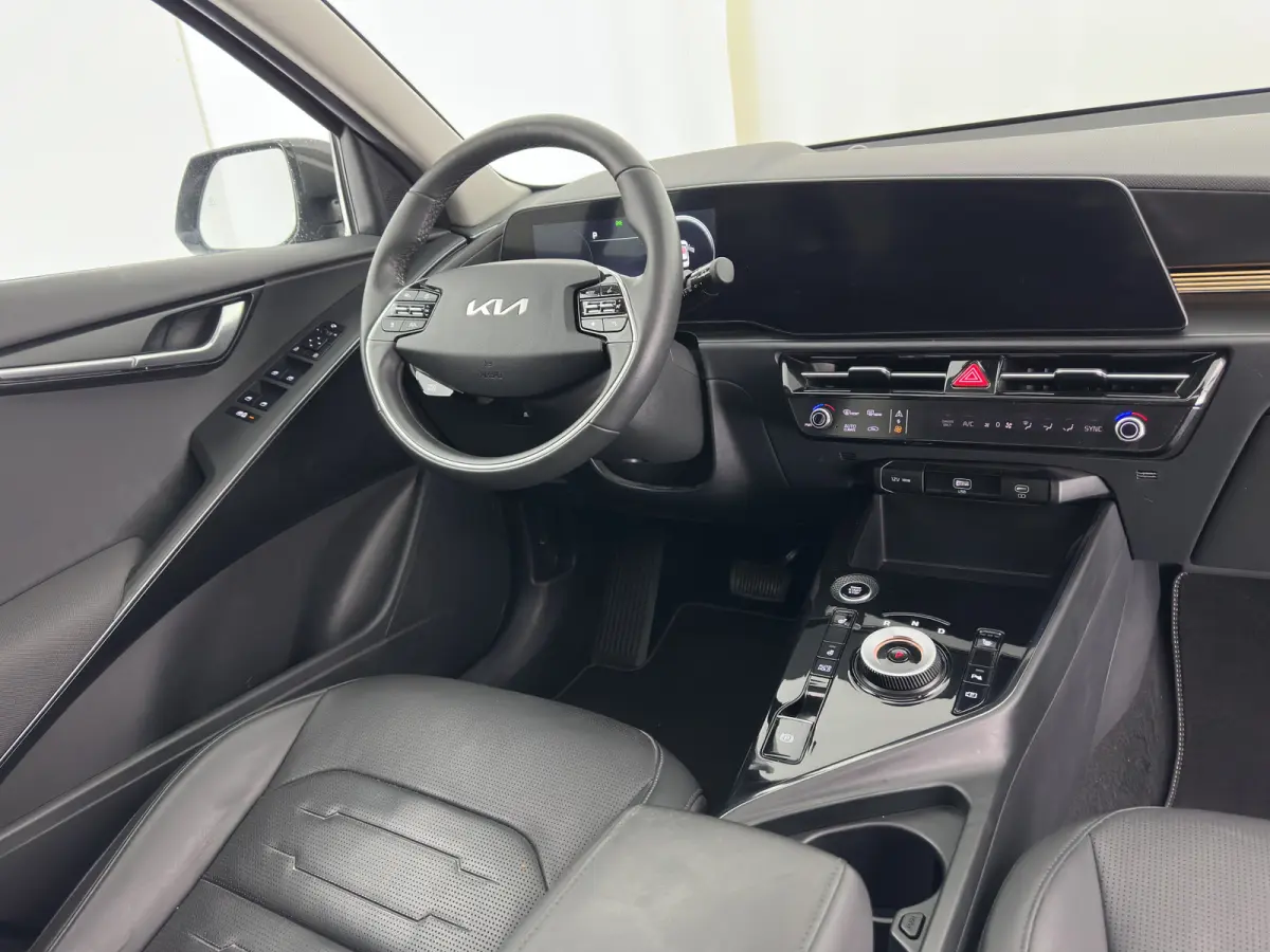 1.6 GDi Hybrid DynamicPlusLine (INCL.BTW) Aut. *PANO | LEATHER | DIGI-COCKPIT | NAVI-FULLMAP | DAB | ADAPTIVE-CRUISE | CAMERA | HEATED-COMFORTSEATS | KEYLESS | PRIVACYGLASS | SHIFTPADDLES | 