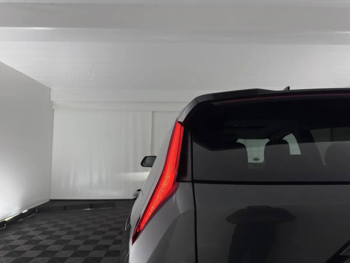 1.6 GDi Hybrid DynamicPlusLine (INCL.BTW) Aut. *PANO | LEATHER | DIGI-COCKPIT | NAVI-FULLMAP | DAB | ADAPTIVE-CRUISE | CAMERA | HEATED-COMFORTSEATS | KEYLESS | PRIVACYGLASS | SHIFTPADDLES | 