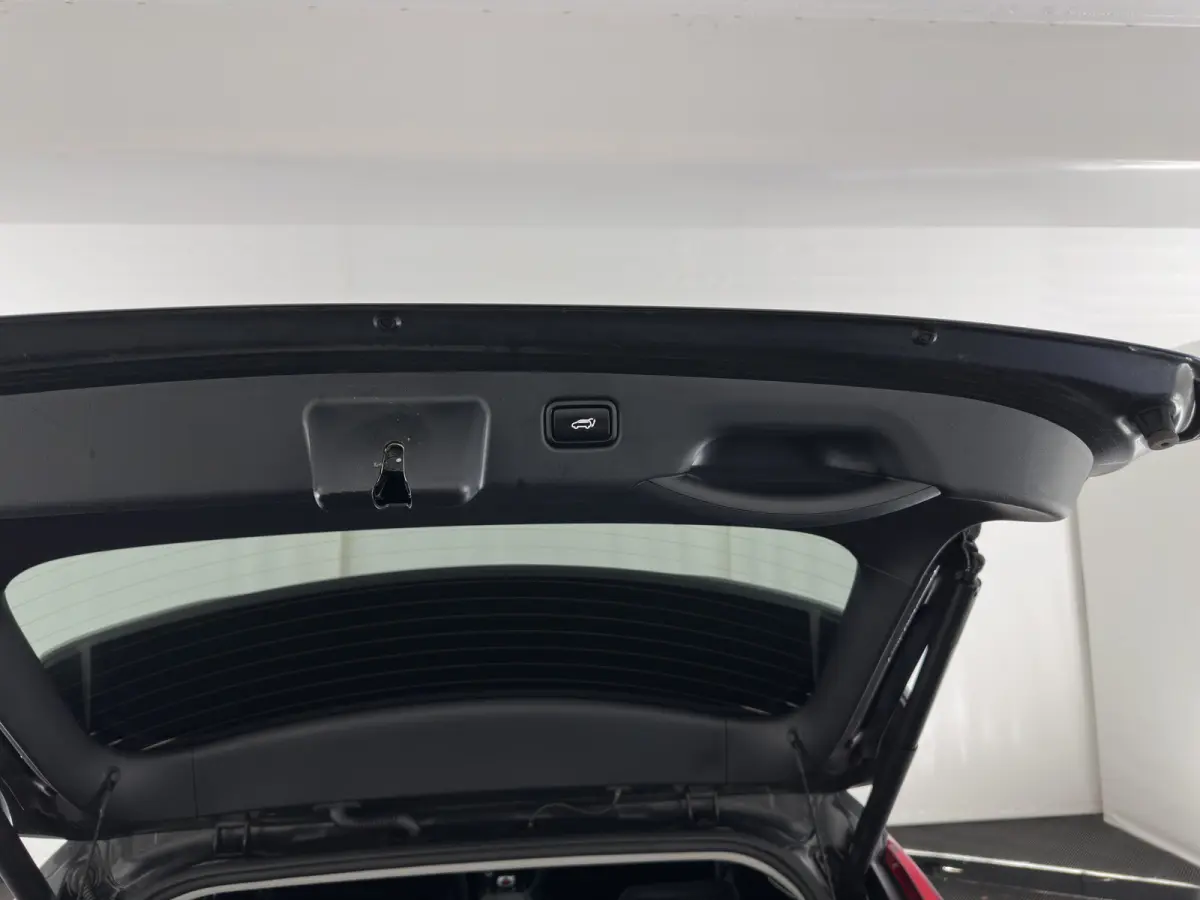 1.6 GDi Hybrid DynamicPlusLine (INCL.BTW) Aut. *PANO | LEATHER | DIGI-COCKPIT | NAVI-FULLMAP | DAB | ADAPTIVE-CRUISE | CAMERA | HEATED-COMFORTSEATS | KEYLESS | PRIVACYGLASS | SHIFTPADDLES | 