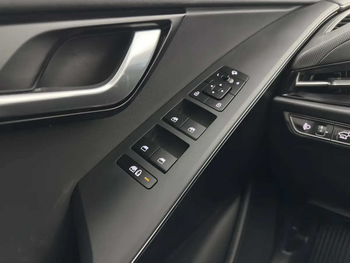 1.6 GDi Hybrid DynamicPlusLine (INCL.BTW) Aut. *PANO | LEATHER | DIGI-COCKPIT | NAVI-FULLMAP | DAB | ADAPTIVE-CRUISE | CAMERA | HEATED-COMFORTSEATS | KEYLESS | PRIVACYGLASS | SHIFTPADDLES | 