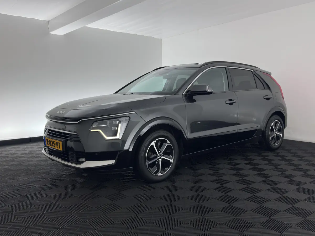 1.6 GDi Hybrid DynamicPlusLine (INCL.BTW) Aut. *PANO | LEATHER | DIGI-COCKPIT | NAVI-FULLMAP | DAB | ADAPTIVE-CRUISE | CAMERA | HEATED-COMFORTSEATS | KEYLESS | PRIVACYGLASS | SHIFTPADDLES | 