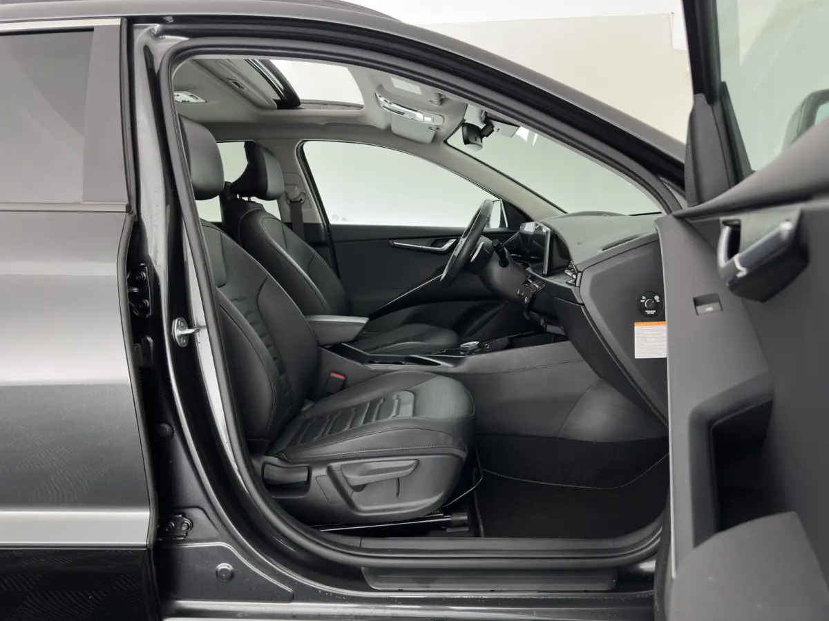 1.6 GDi Hybrid DynamicPlusLine (INCL.BTW) Aut. *PANO | LEATHER | DIGI-COCKPIT | NAVI-FULLMAP | DAB | ADAPTIVE-CRUISE | CAMERA | HEATED-COMFORTSEATS | KEYLESS | PRIVACYGLASS | SHIFTPADDLES | 