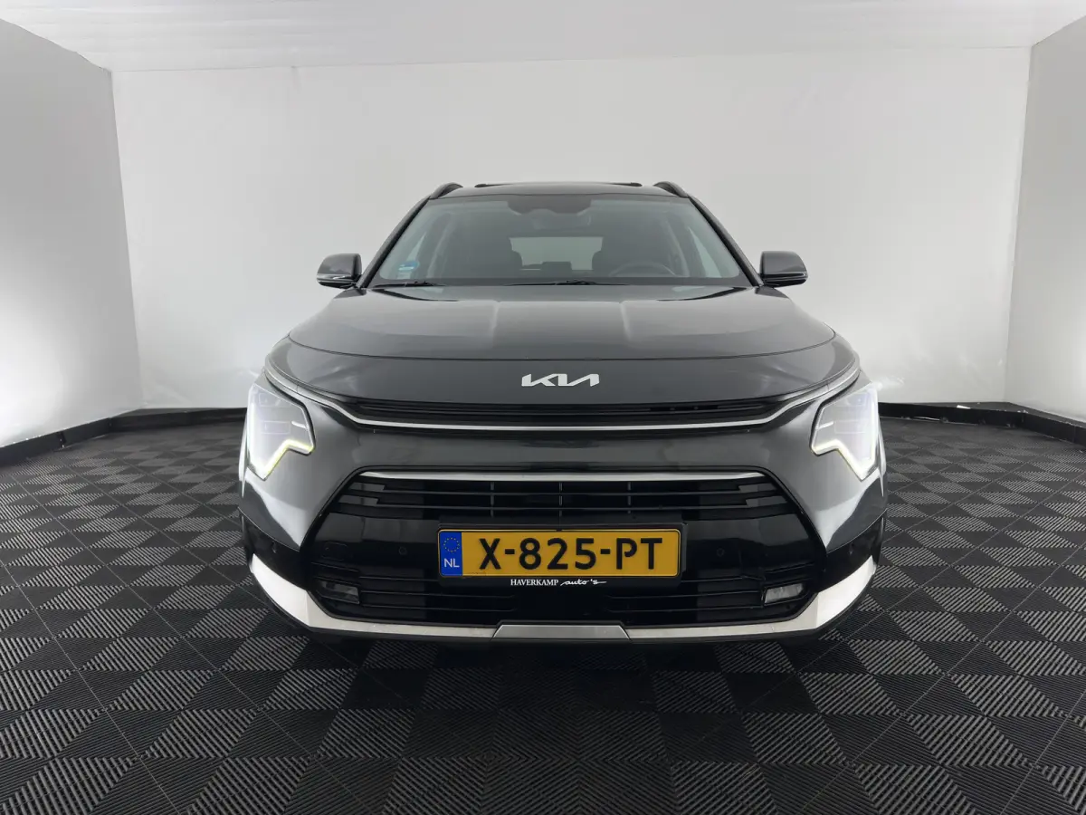 1.6 GDi Hybrid DynamicPlusLine (INCL.BTW) Aut. *PANO | LEATHER | DIGI-COCKPIT | NAVI-FULLMAP | DAB | ADAPTIVE-CRUISE | CAMERA | HEATED-COMFORTSEATS | KEYLESS | PRIVACYGLASS | SHIFTPADDLES | 