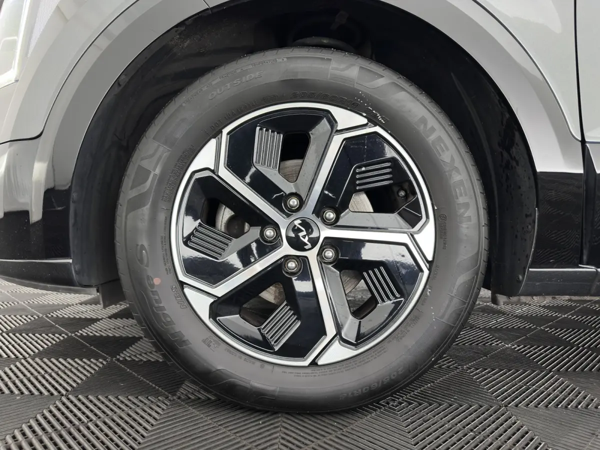 1.6 GDi Hybrid DynamicPlusLine (INCL.BTW) Aut. *PANO | LEATHER | DIGI-COCKPIT | NAVI-FULLMAP | DAB | ADAPTIVE-CRUISE | CAMERA | HEATED-COMFORTSEATS | KEYLESS | PRIVACYGLASS | SHIFTPADDLES | 