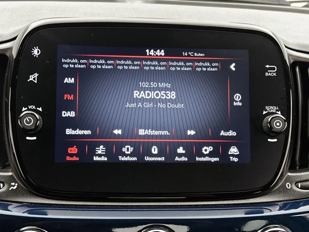 1.0 Hybrid Club | Apple carplay/Android auto | Airco |