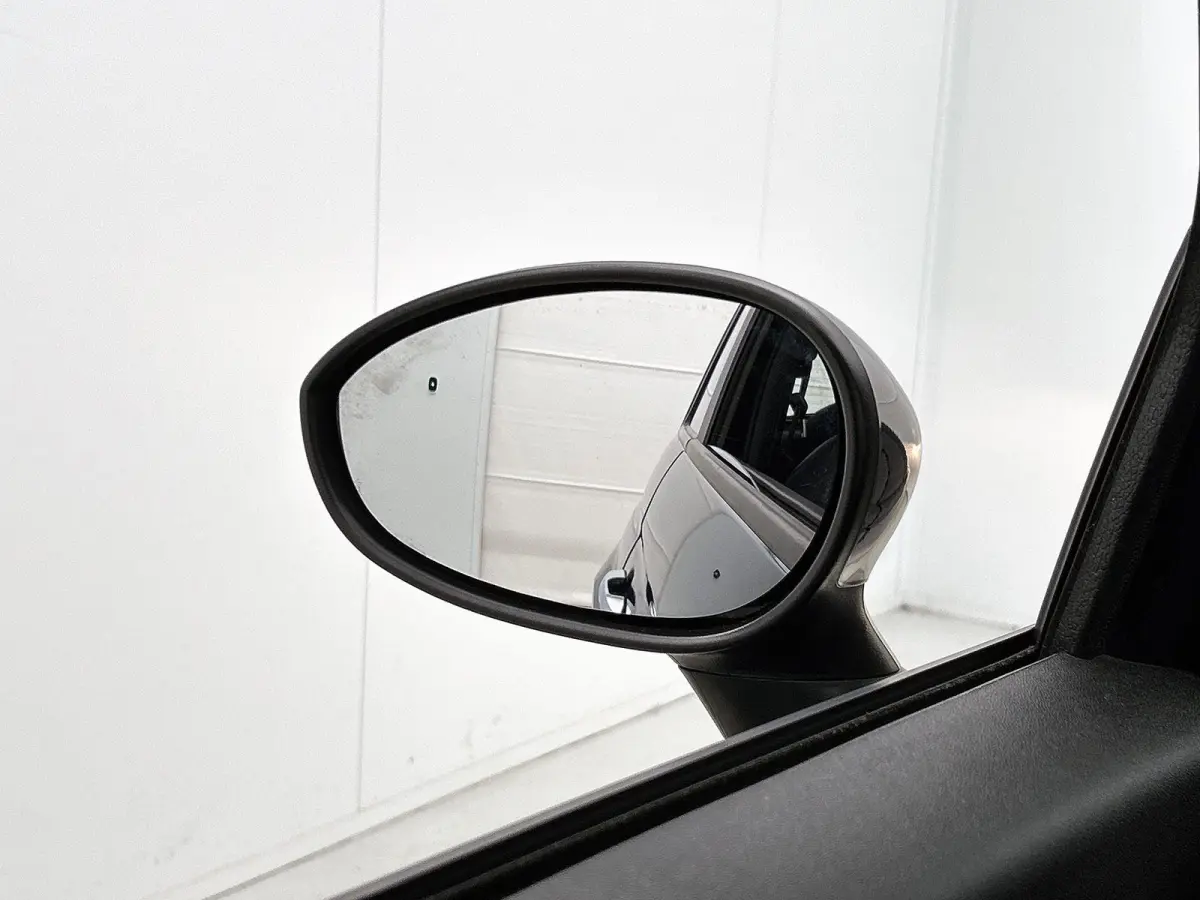 1.0 Hybrid Club | Apple carplay/Android auto | Airco |