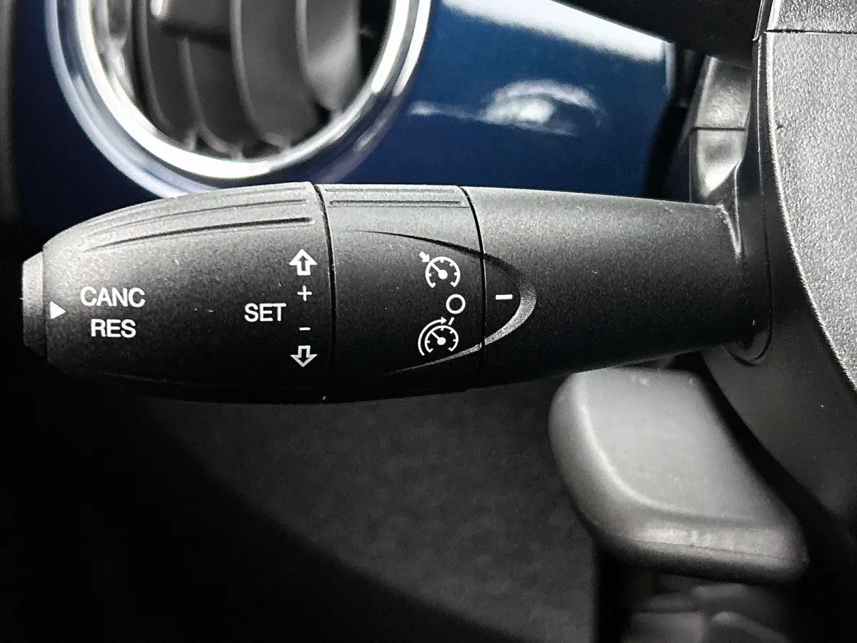 1.0 Hybrid Club | Apple carplay/Android auto | Airco |
