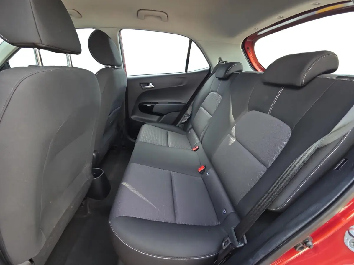 1.0i DynamicLine 1e Eigenaar | Dealer onderhouden | Camera | Apple Carplay & Android Auto | Metallic lak | Lichtmetalen velgen | Fabrieksgarantie | NAP