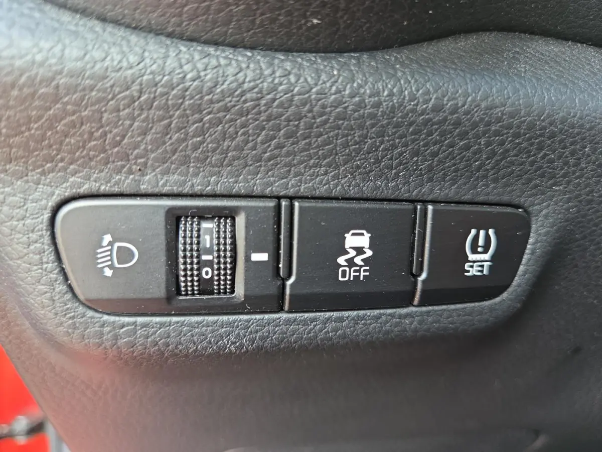1.0i DynamicLine 1e Eigenaar | Dealer onderhouden | Camera | Apple Carplay & Android Auto | Metallic lak | Lichtmetalen velgen | Fabrieksgarantie | NAP