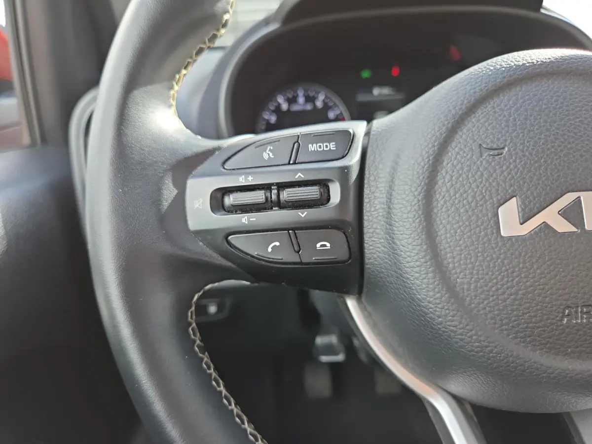 1.0i DynamicLine 1e Eigenaar | Dealer onderhouden | Camera | Apple Carplay & Android Auto | Metallic lak | Lichtmetalen velgen | Fabrieksgarantie | NAP