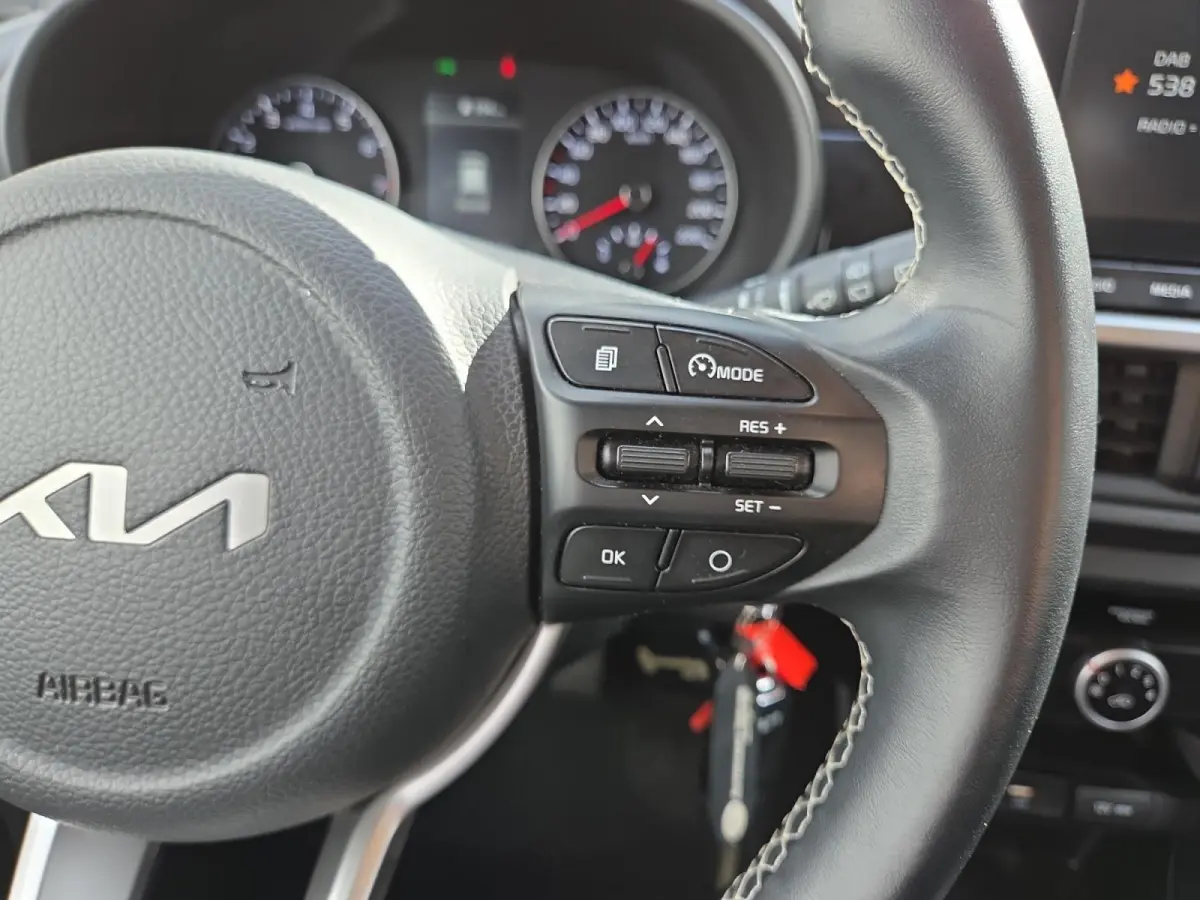1.0i DynamicLine 1e Eigenaar | Dealer onderhouden | Camera | Apple Carplay & Android Auto | Metallic lak | Lichtmetalen velgen | Fabrieksgarantie | NAP