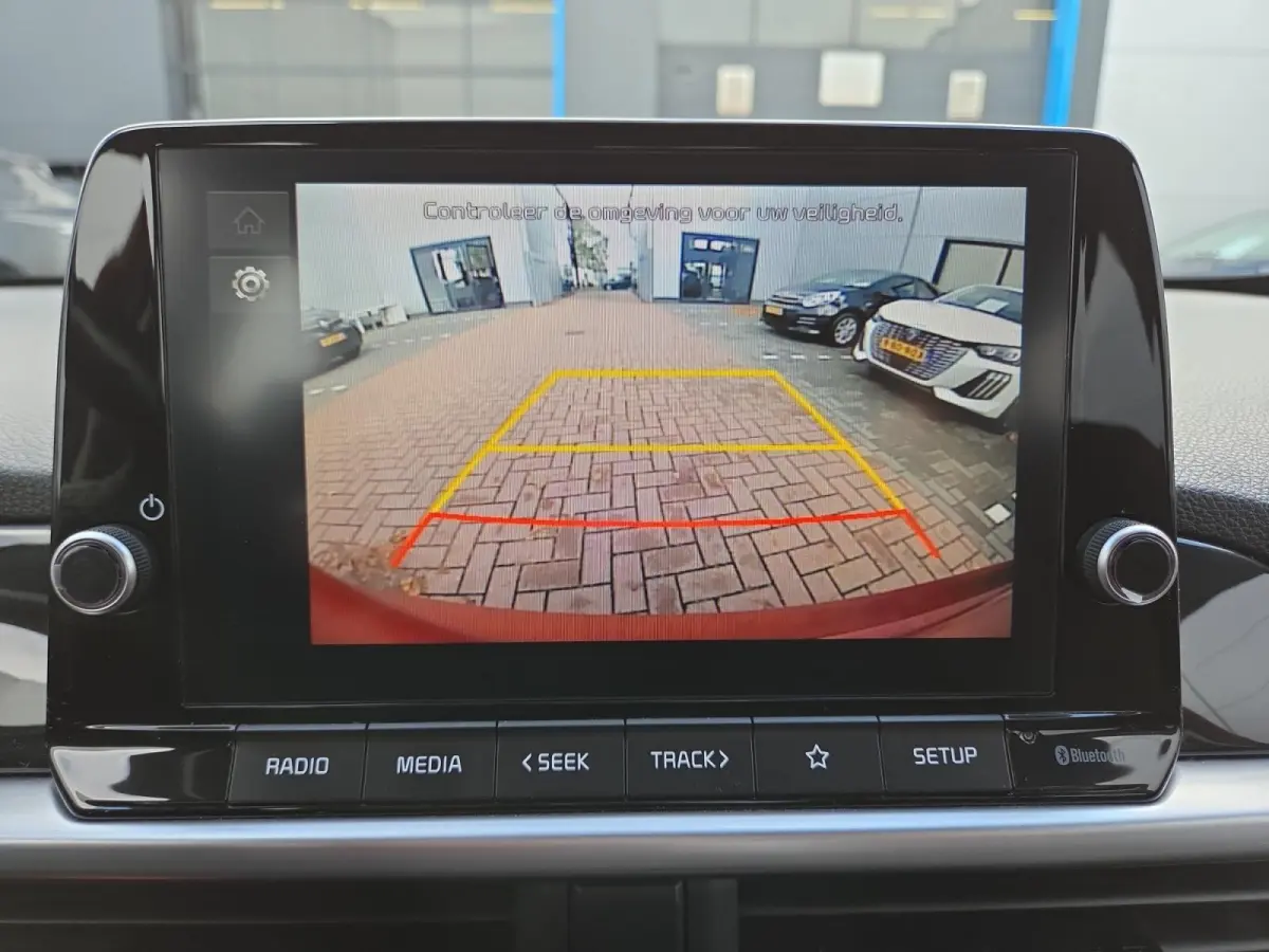 1.0i DynamicLine 1e Eigenaar | Dealer onderhouden | Camera | Apple Carplay & Android Auto | Metallic lak | Lichtmetalen velgen | Fabrieksgarantie | NAP