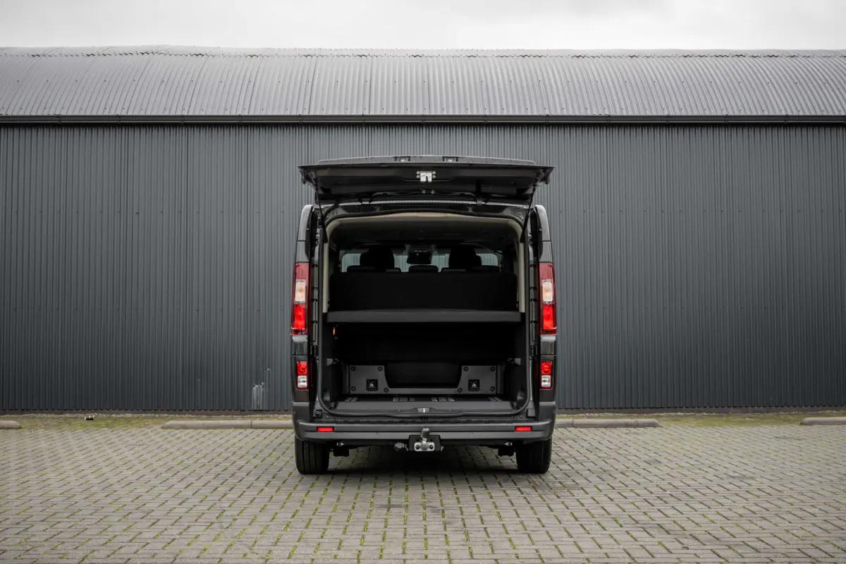 | NIEUW | 7-Zits | Automaat | LED | Camera | PDC | Navi | Climatronic | Trekhaak
