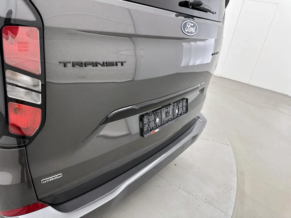 320 2.5 PHEV L2H1 Limited 9 Persoons Led Magnetic Grey Carplay Camera Hybride Kombi Personenvervoer
