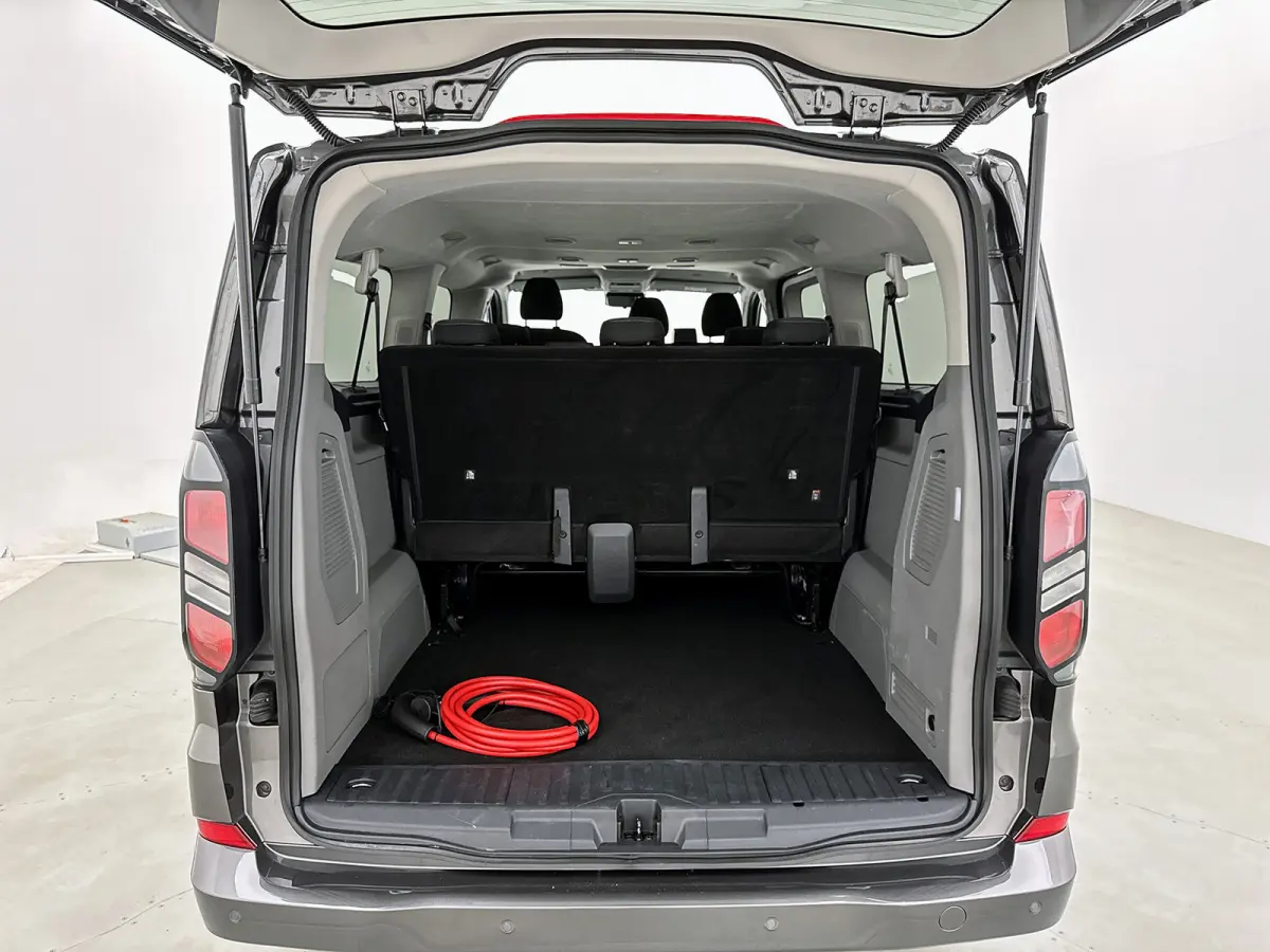 320 2.5 PHEV L2H1 Limited 9 Persoons Led Magnetic Grey Carplay Camera Hybride Kombi Personenvervoer