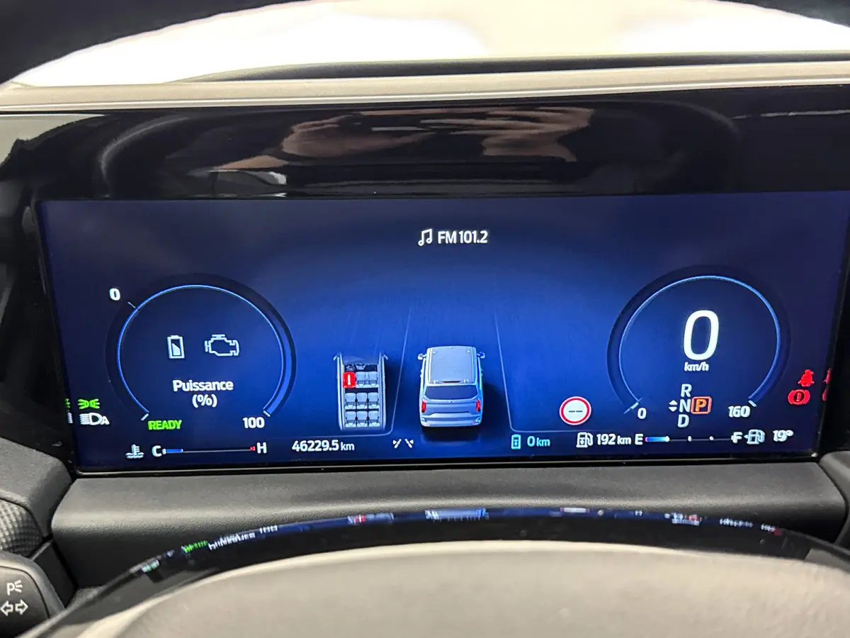 320 2.5 PHEV L2H1 Limited 9 Persoons Led Magnetic Grey Carplay Camera Hybride Kombi Personenvervoer