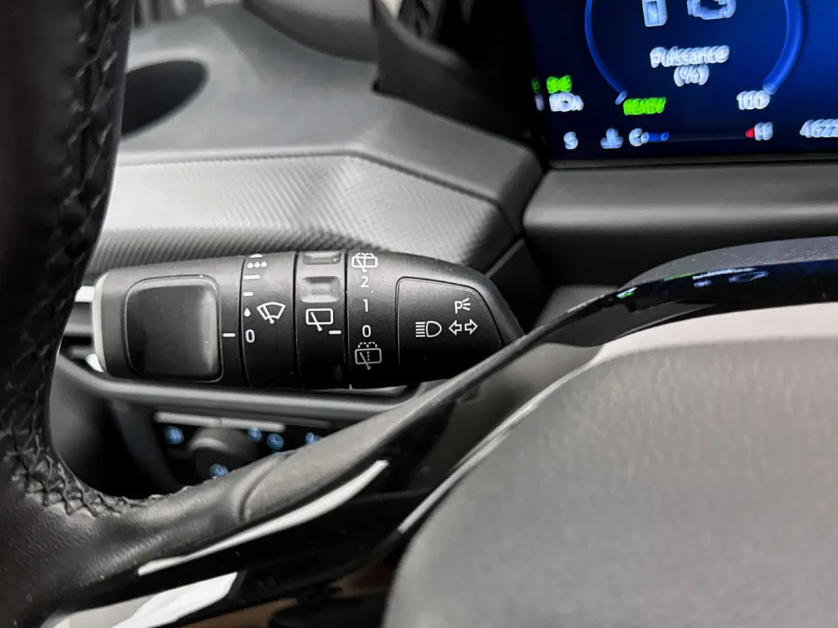 320 2.5 PHEV L2H1 Limited 9 Persoons Led Magnetic Grey Carplay Camera Hybride Kombi Personenvervoer