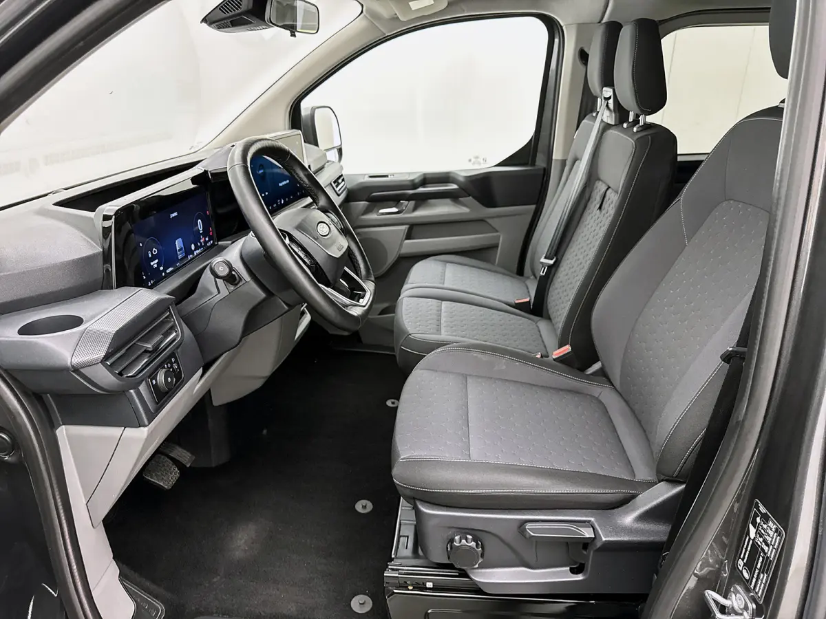320 2.5 PHEV L2H1 Limited 9 Persoons Led Magnetic Grey Carplay Camera Hybride Kombi Personenvervoer