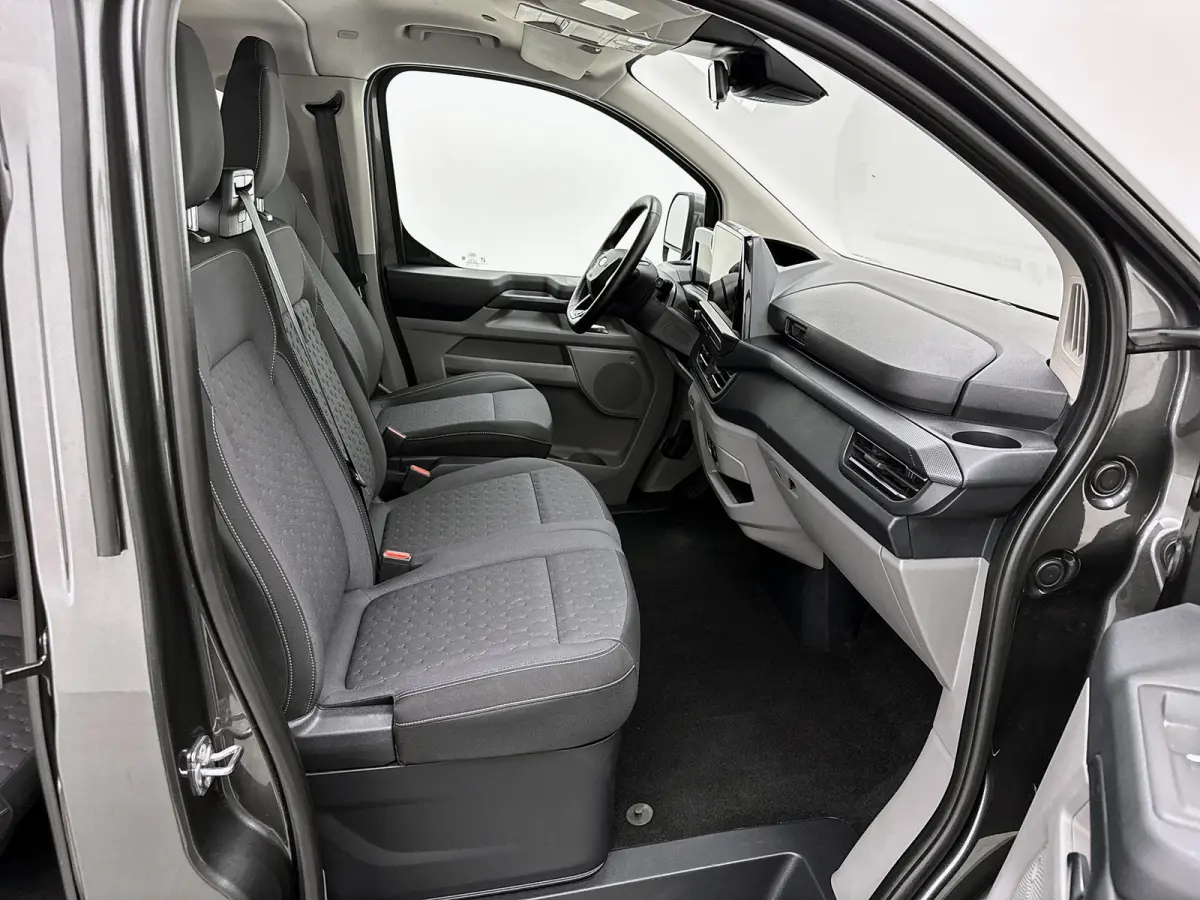 320 2.5 PHEV L2H1 Limited 9 Persoons Led Magnetic Grey Carplay Camera Hybride Kombi Personenvervoer